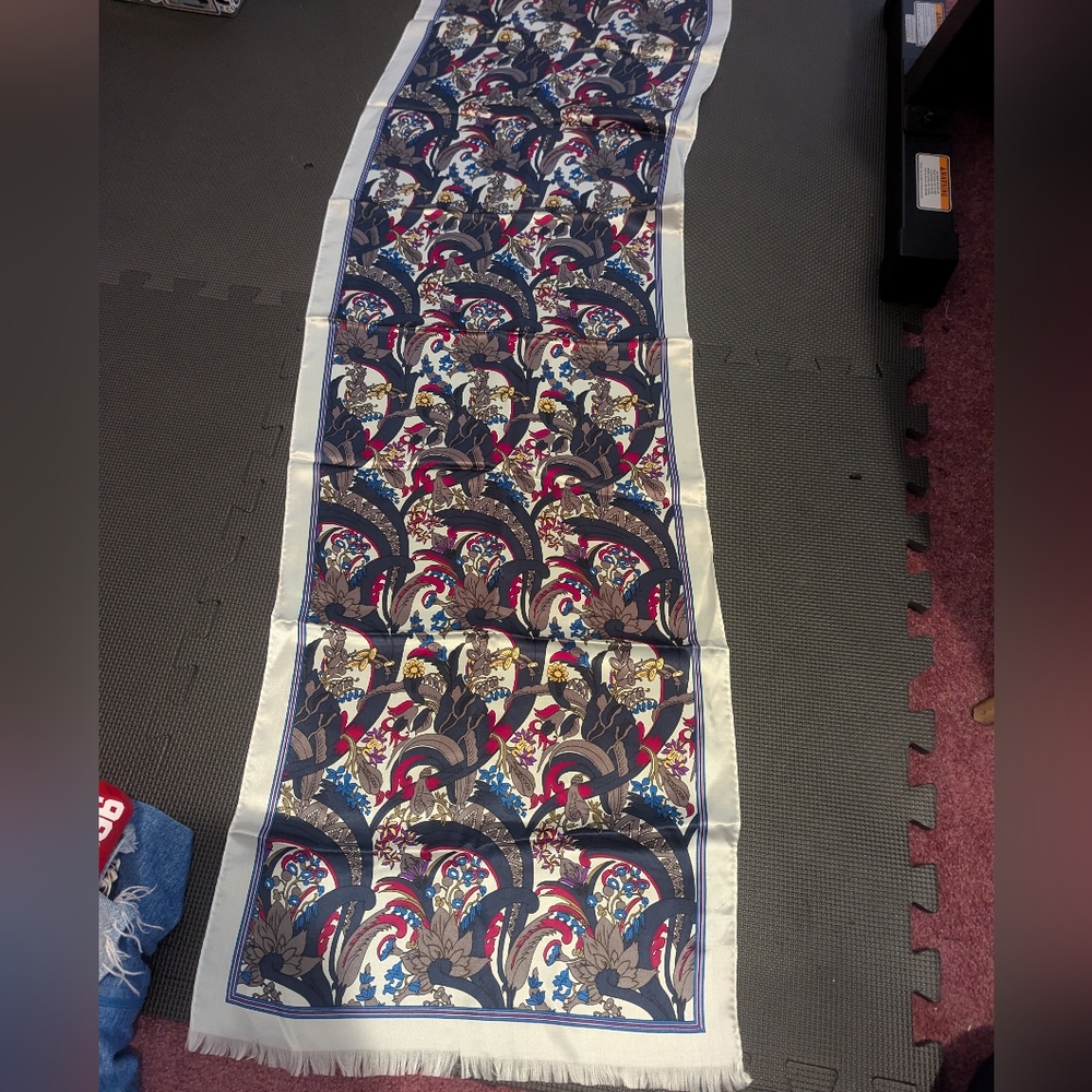 Vintage 100% silk scarf Boston Museum of Fine Arts Floral Swirls Blue White